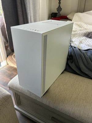 SELLING MY GAMING PC Very Rarely Used In MINT condition, need Gone Asa