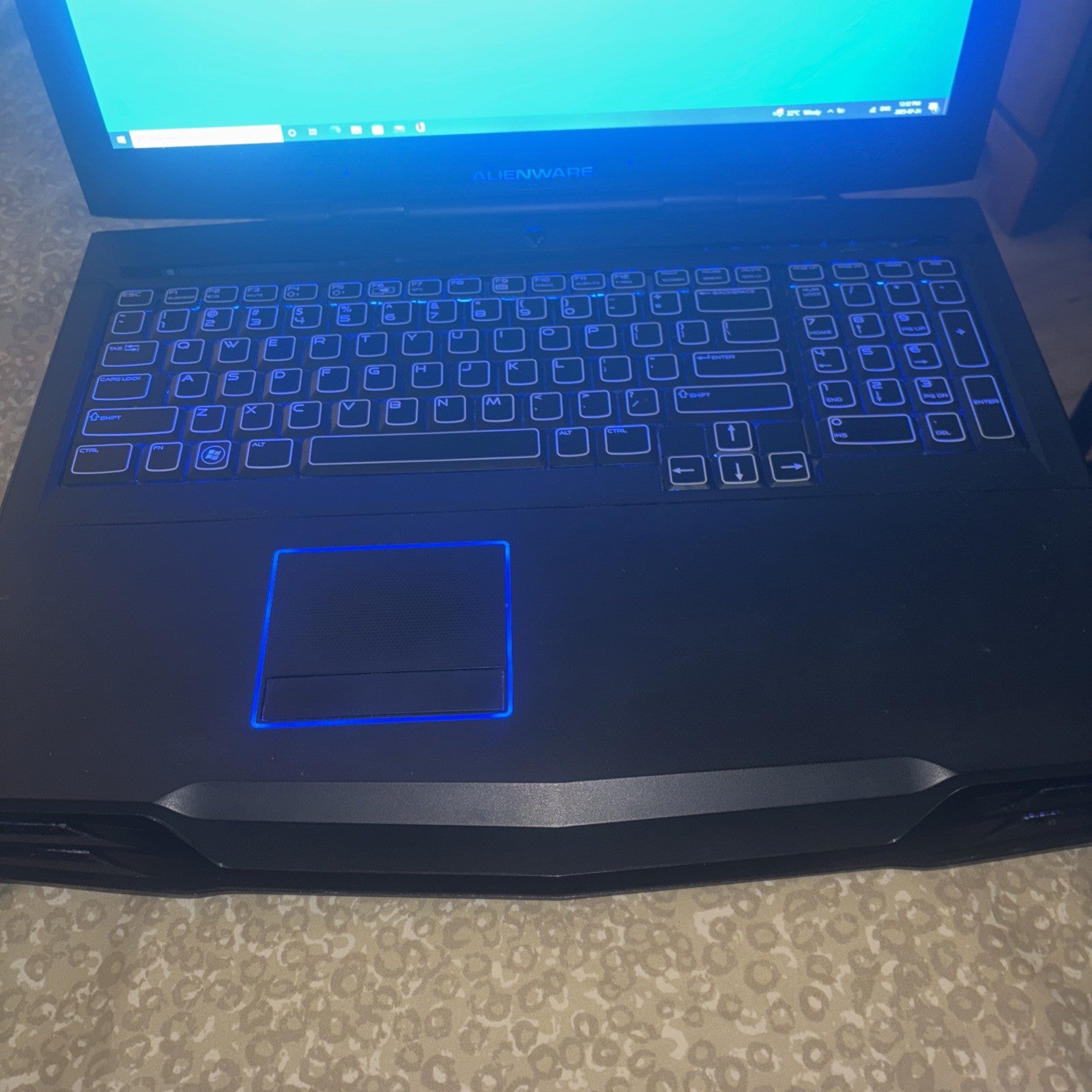 Alienware M17x  R2 14" Gaming Laptop Intel Core i7 Q 740 , 8GB RAM, 500GB HDD